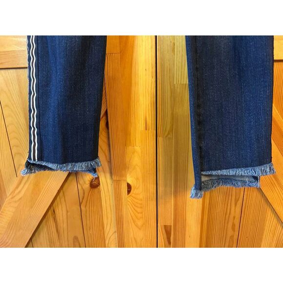 KUT From The Kloth Reese Ankle Straight High Low Leg Raw Hem Jeans Size 2 (5105) - Picture 3 of 8